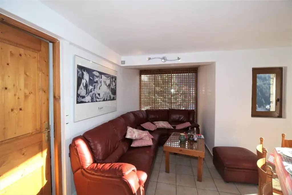 Apartment Ecureuil 200m - Living room with fireplace - Photo 4