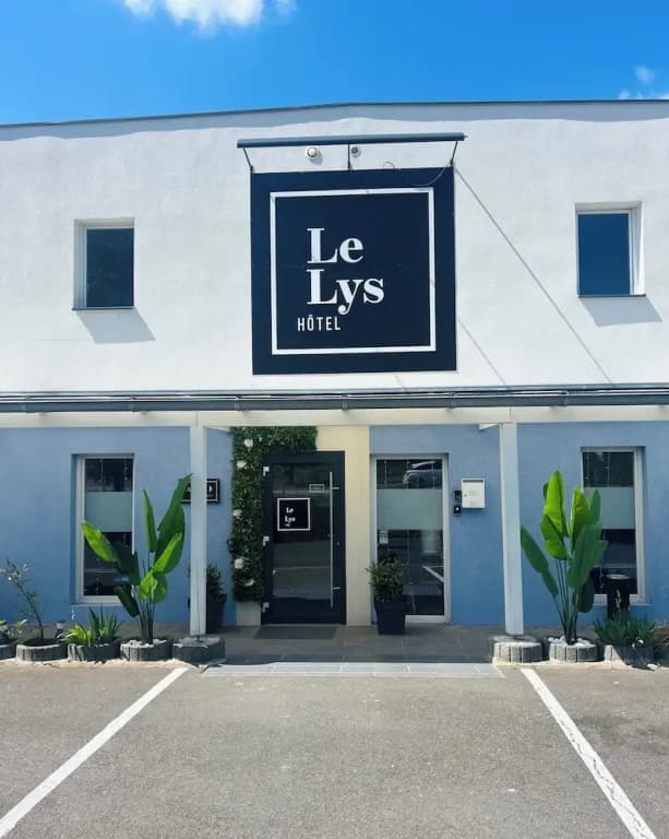Hotel Le Lys - Photo 1