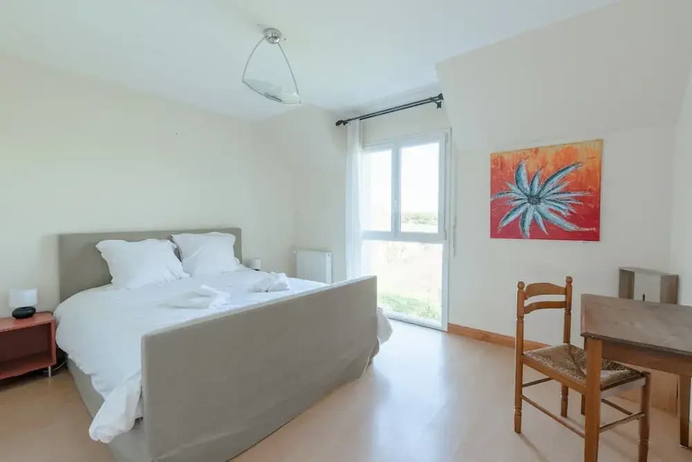 House in Saint-pabu Near Stunning Beaches - Photo 3