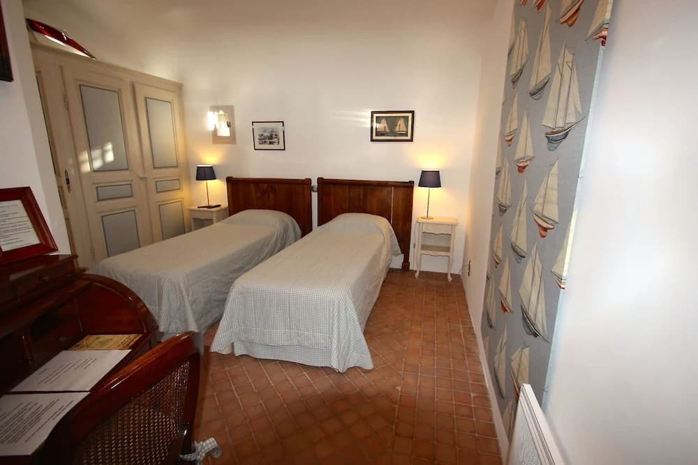 Chambre d'hôtes Au Chant des Sorgues - Miniature 6