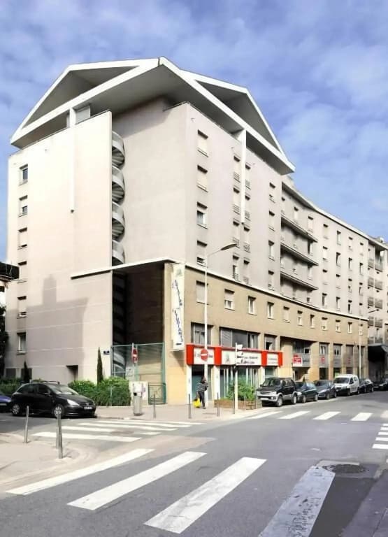 Séjours & Affaires Lyon Saxe-Gambetta - Photo 1