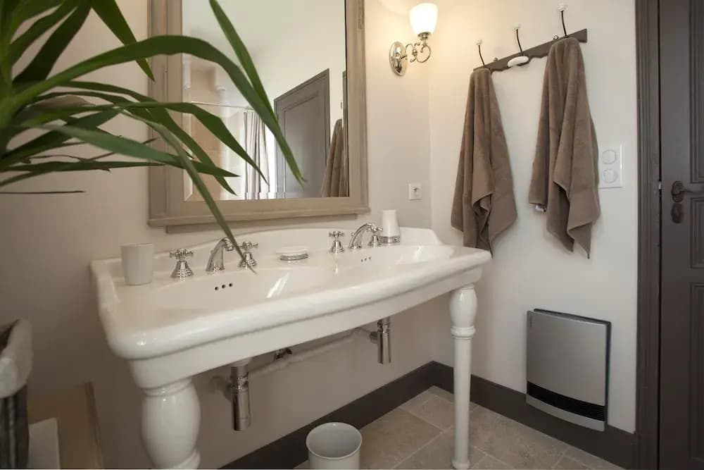Maison d'hotes de Charme Les Bruhasses - Miniature 7