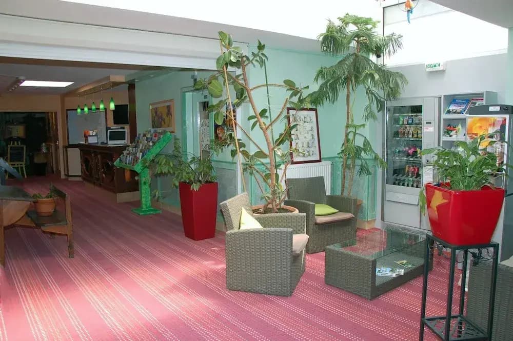 Fasthotel Artenay Orléans Nord - Photo 2