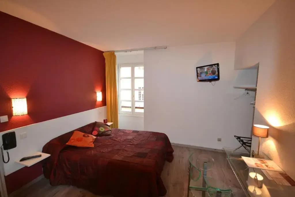 Theatre Hotel - Photo 4
