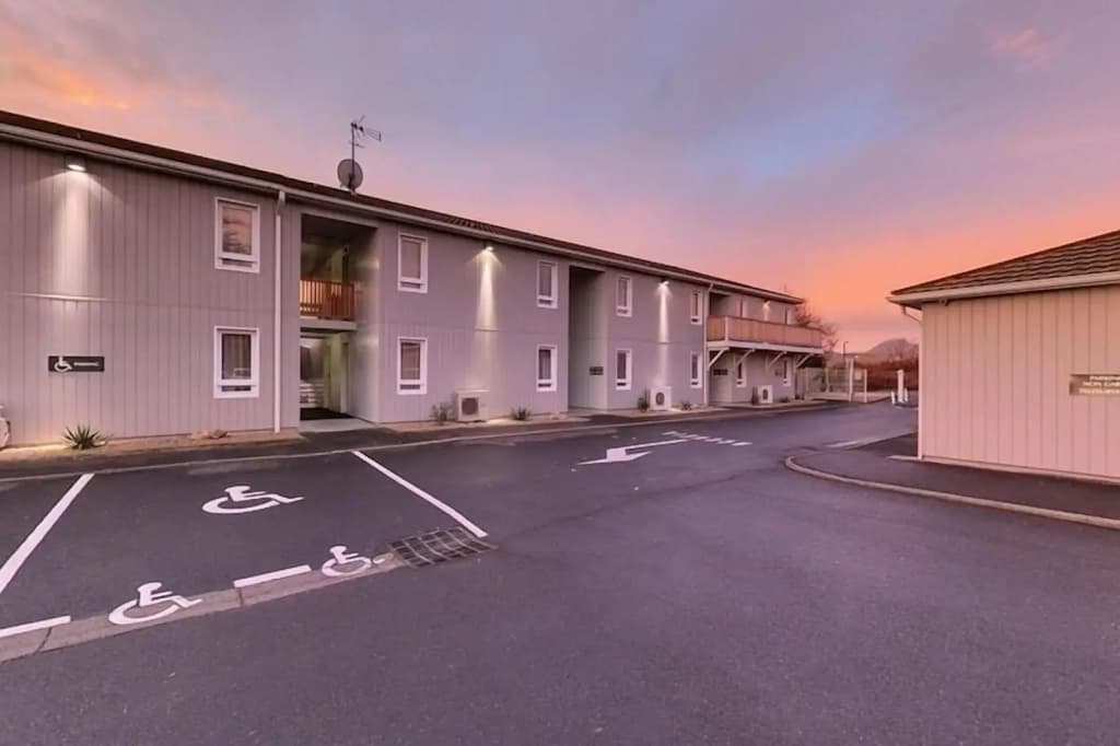 Fasthôtel Clermont Ferrand Hôtel - Photo 1