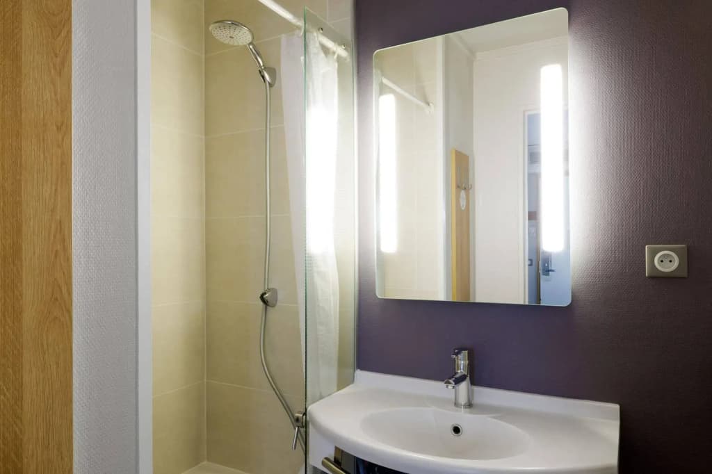 B&B HOTEL Angers 1 Beaucouzé - Miniature 8