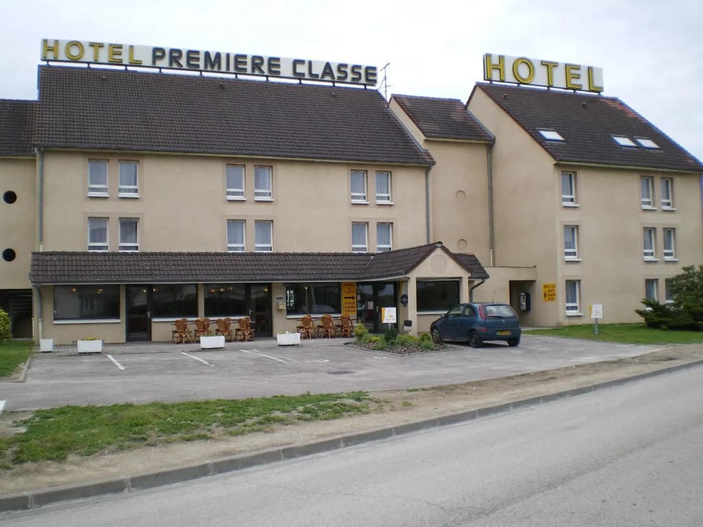 Premiere Classe Troyes La Chapelle Saint Luc Hotel - Photo 1