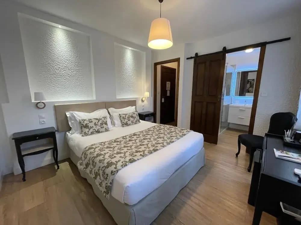 Hôtel 4* Les 3 Barbus - Photo 3