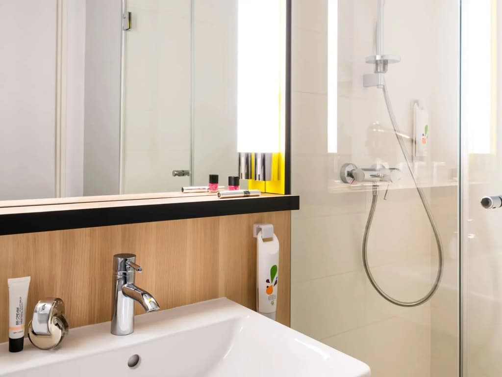 ibis Styles Versailles Guyancourt - Miniature 8