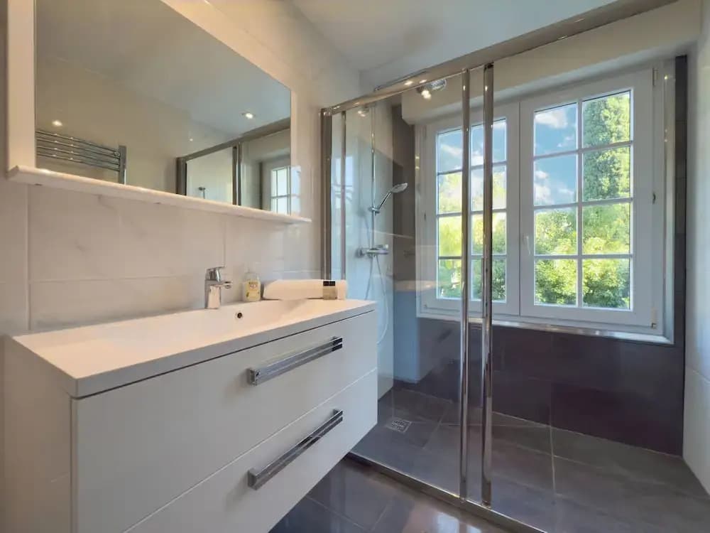 L Eclat in Cannes With 2 Bedrooms and 2 Bathrooms - Miniature 7