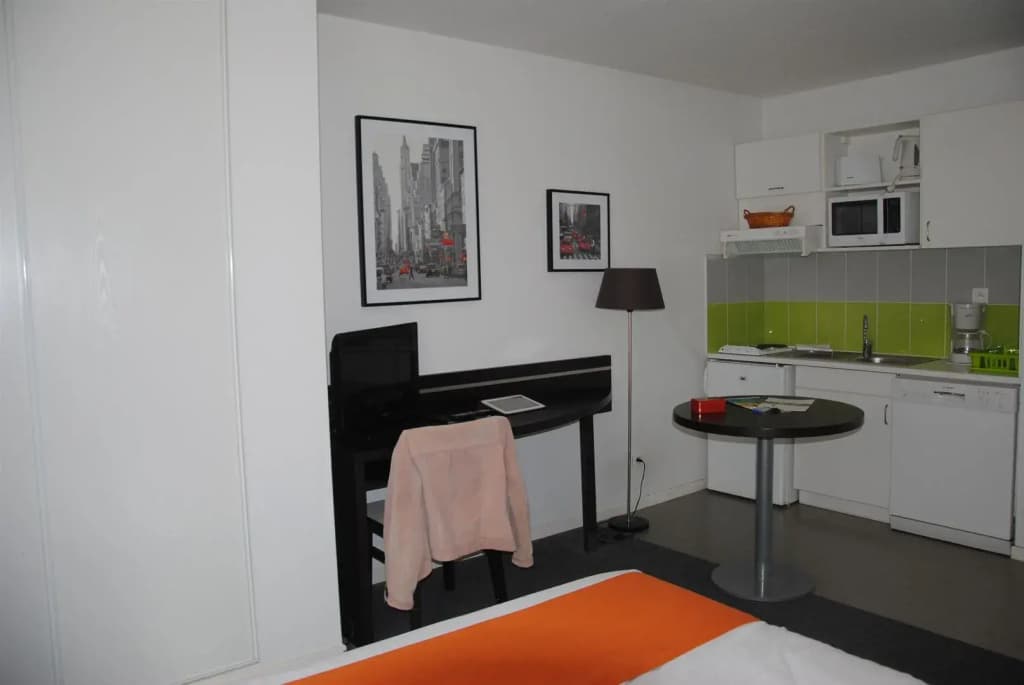 Nemea Appart Hotel Home Suite Nancy Centre - Photo 4