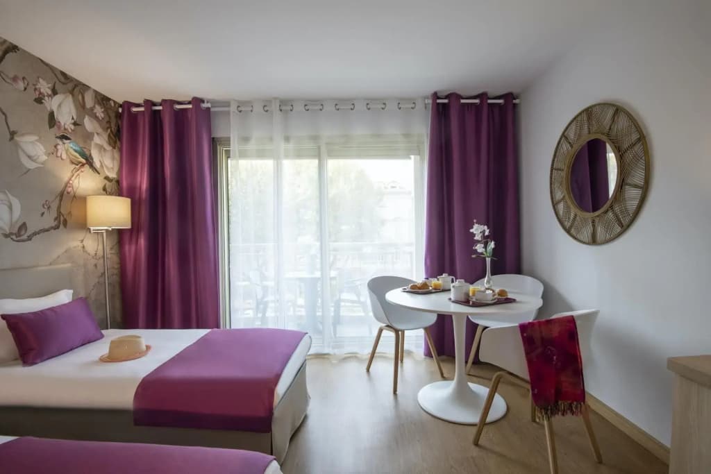 Hotel Chambord - Photo 5