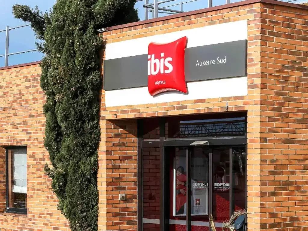 ibis Auxerre Sud - Photo 1