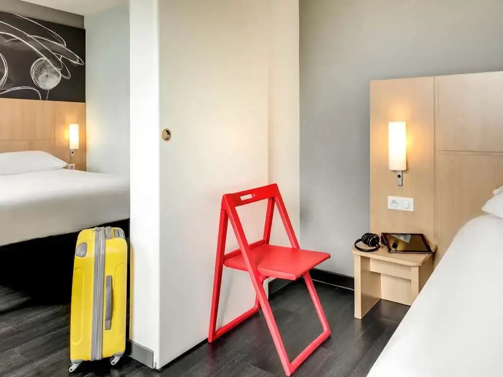 Ibis Montceau Les Mines - Miniature 7