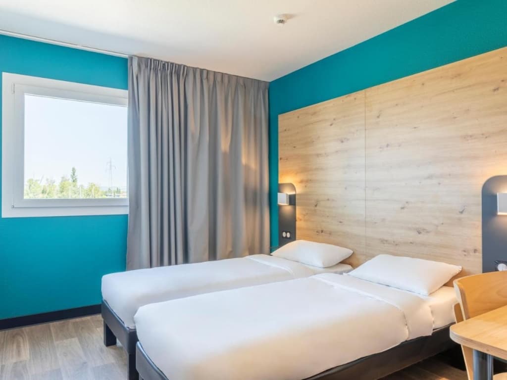 B&B HOTEL Saint-Martin-de-Crau Alpilles Camargue - Miniature 6