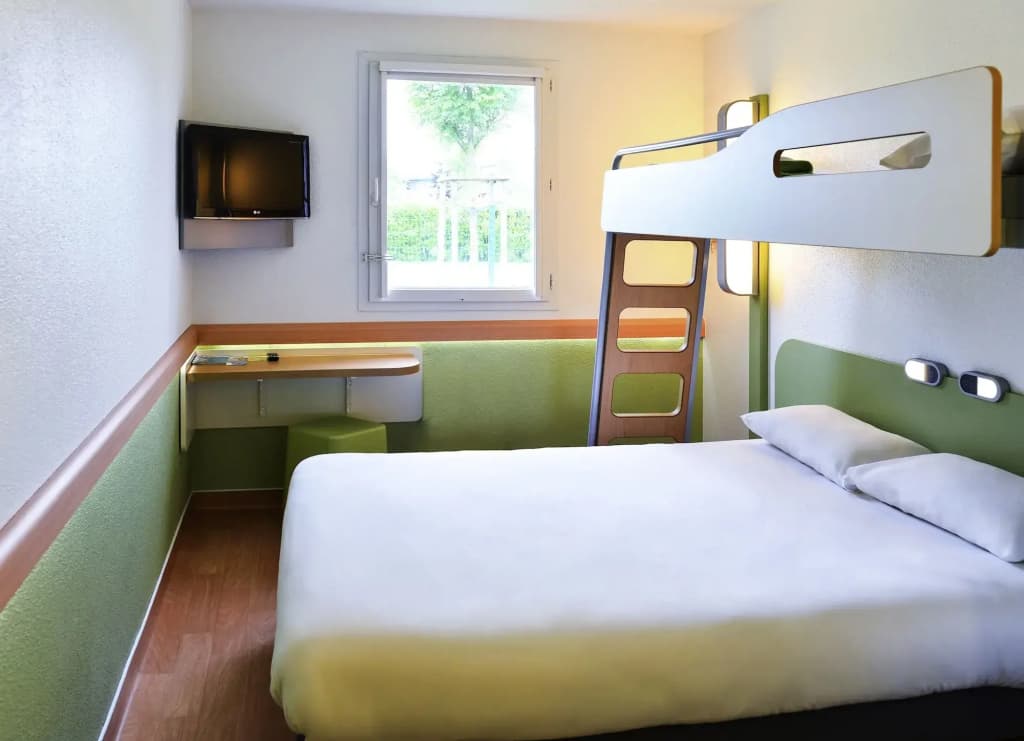 Hotel Ibis Budget Lyon Est Chaponnay - Photo 2
