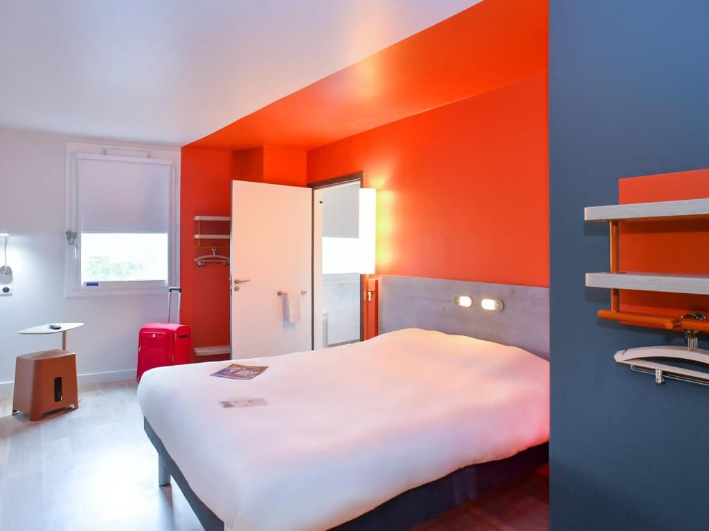 Ibis Budget Coutances - Photo 4