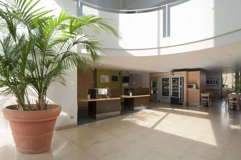 B&B HOTEL Lyon Centre Part-Dieu Gambetta - Photo 2