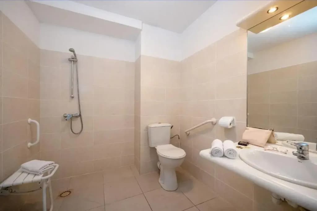 Nemea Appart Hotel Home Suite Nancy Centre - Miniature 8