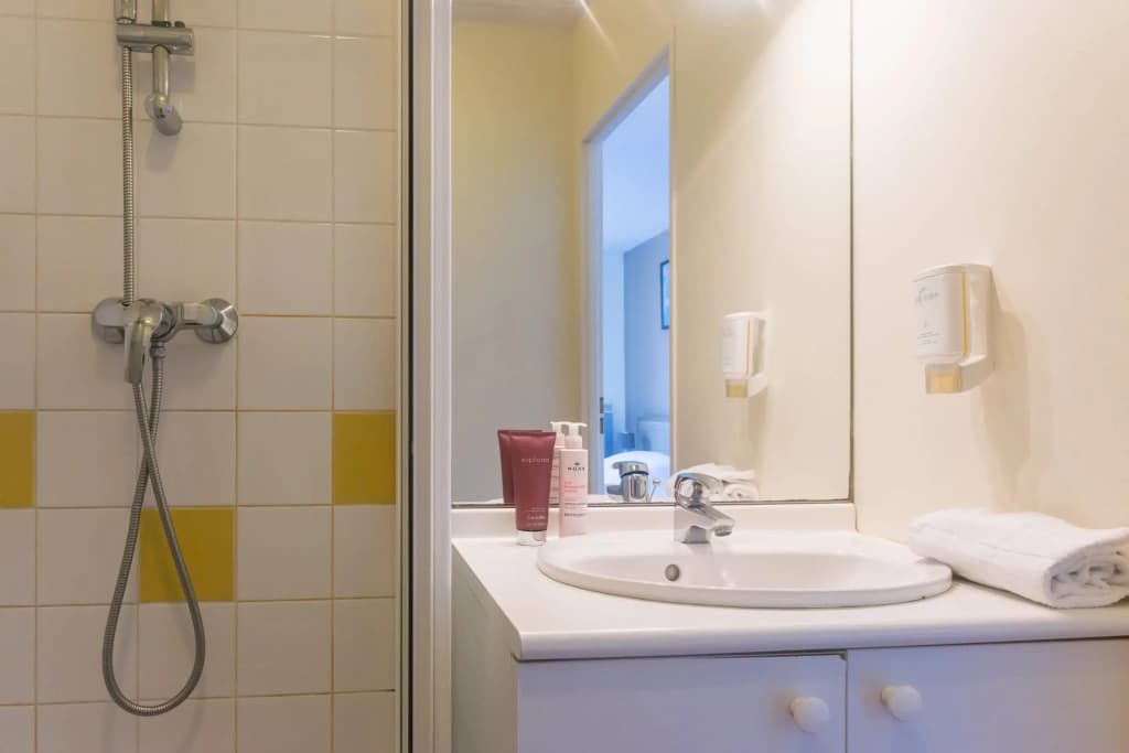 Comfort Aparthotel Nantes La Beaujoire - Miniature 8