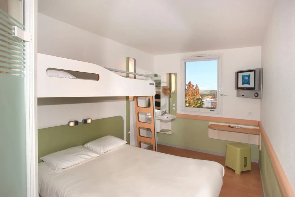 Ibis Budget Poitiers Nord Futuroscope - Photo 5