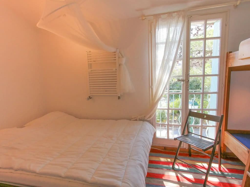 Pleasant Holiday Home in Port Grimaud With Garden - Photo 1