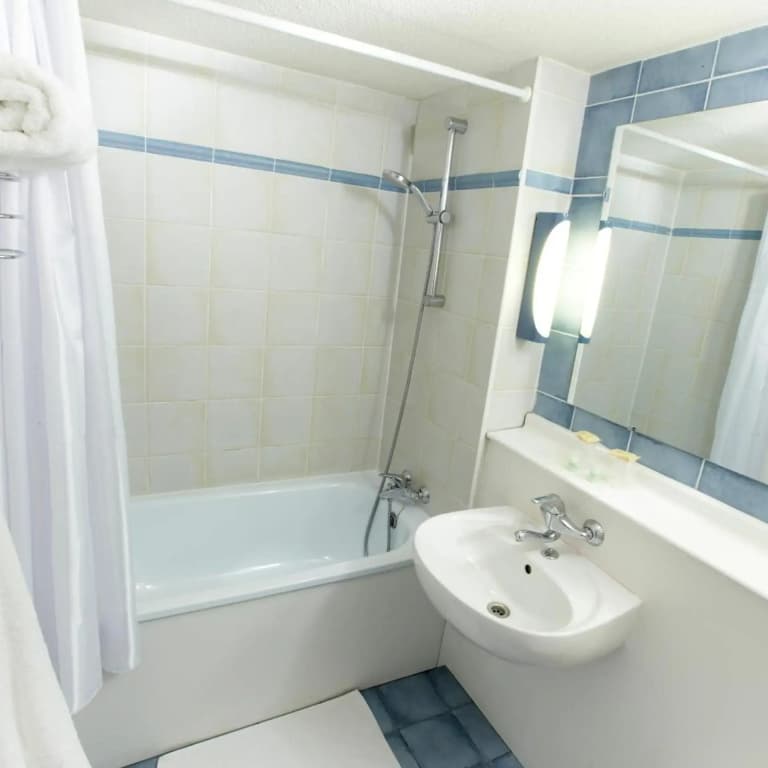Hotel Campanile Bordeaux Ouest - Le Bouscat - Miniature 8