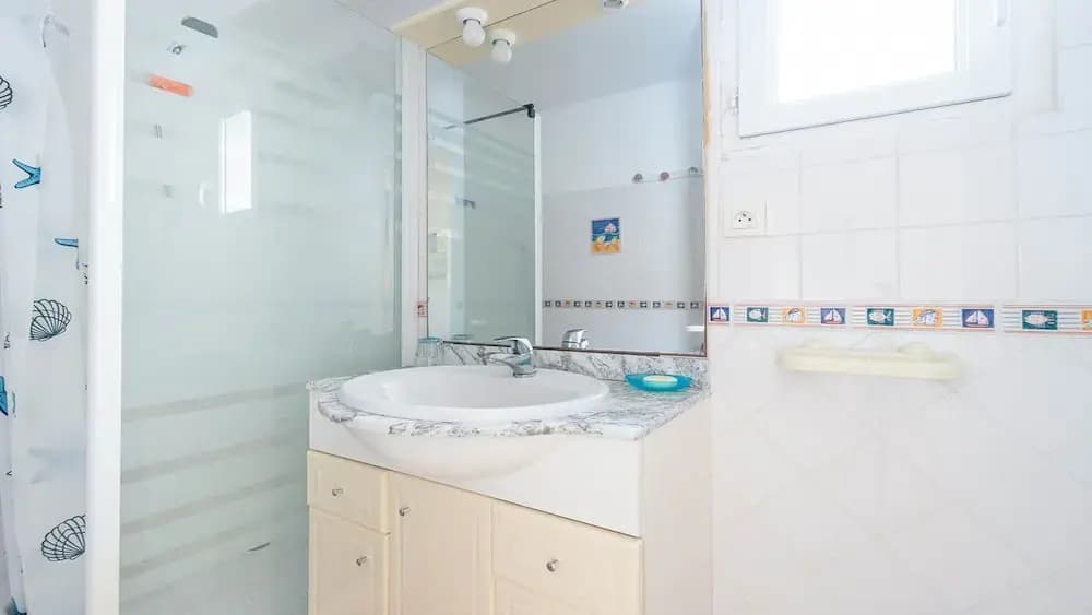Stylish Beachside Stay, Cap D'agde - Photo 5