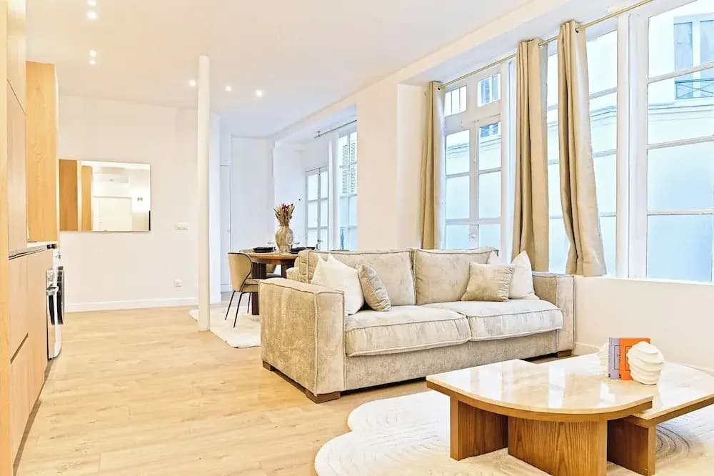 Superb Air-conditioned Flat Galeries Lafayette - Miniature 6