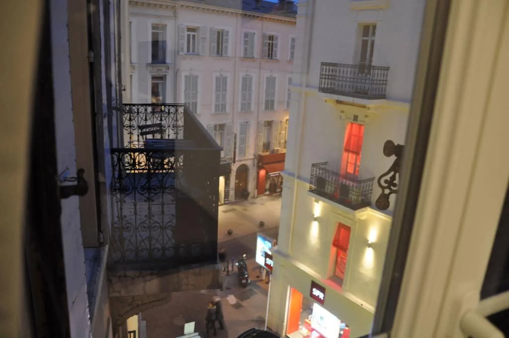 AZUR Meublé - Photo 1