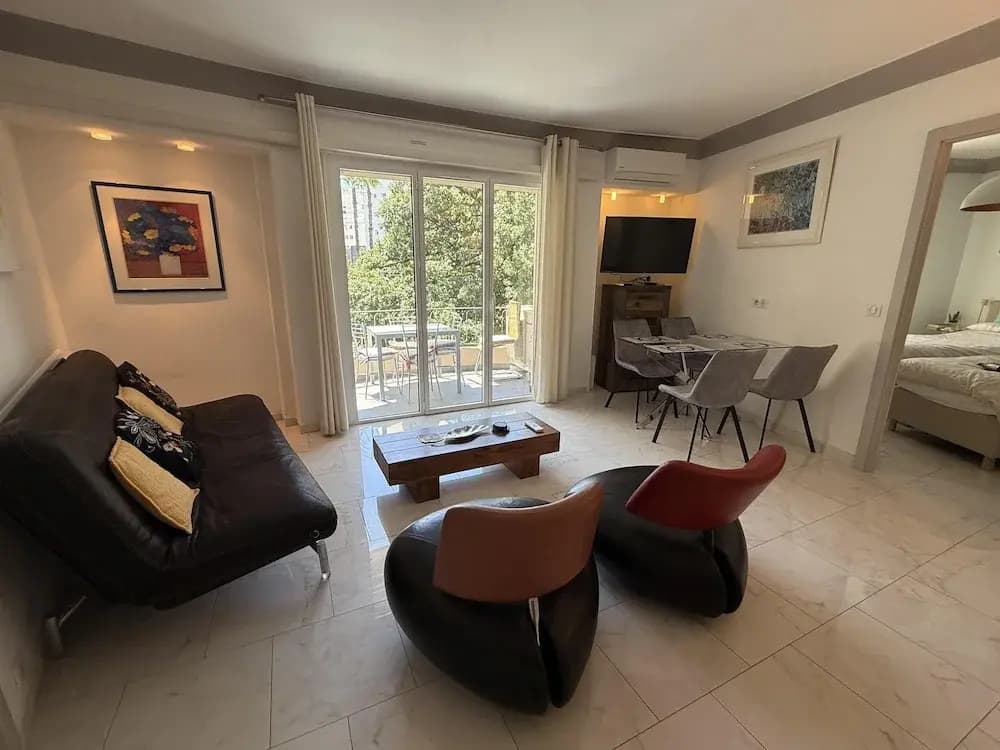 2 BR Apartment in the Center of Cannes - 2305 - Photo 1