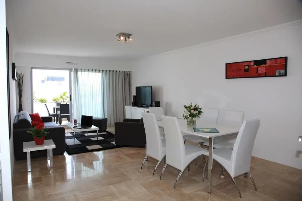 Apartment in Cote D'azur Near the Beach - Photo 4