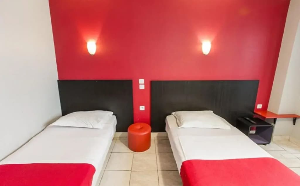 Hipotel Paris Montmartre Gare du Nord - Photo 5