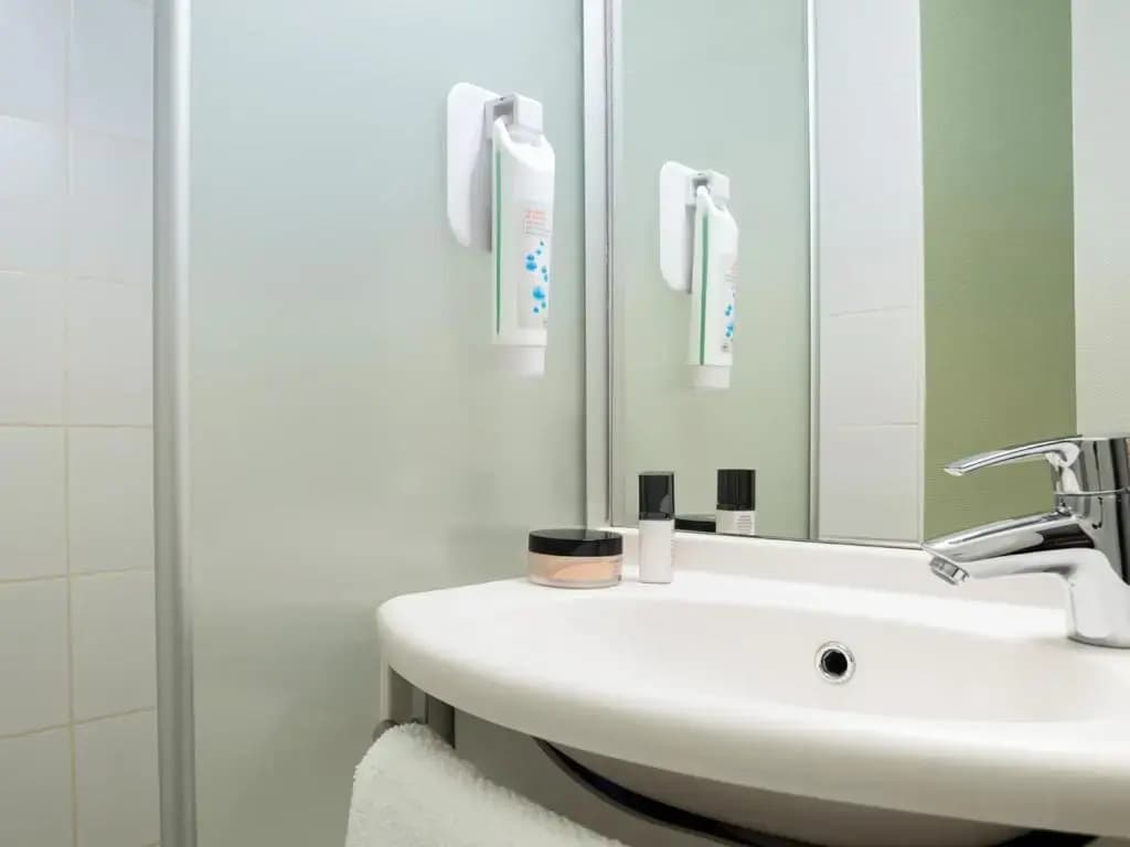 ibis budget Bordeaux Centre Mériadeck - Miniature 8