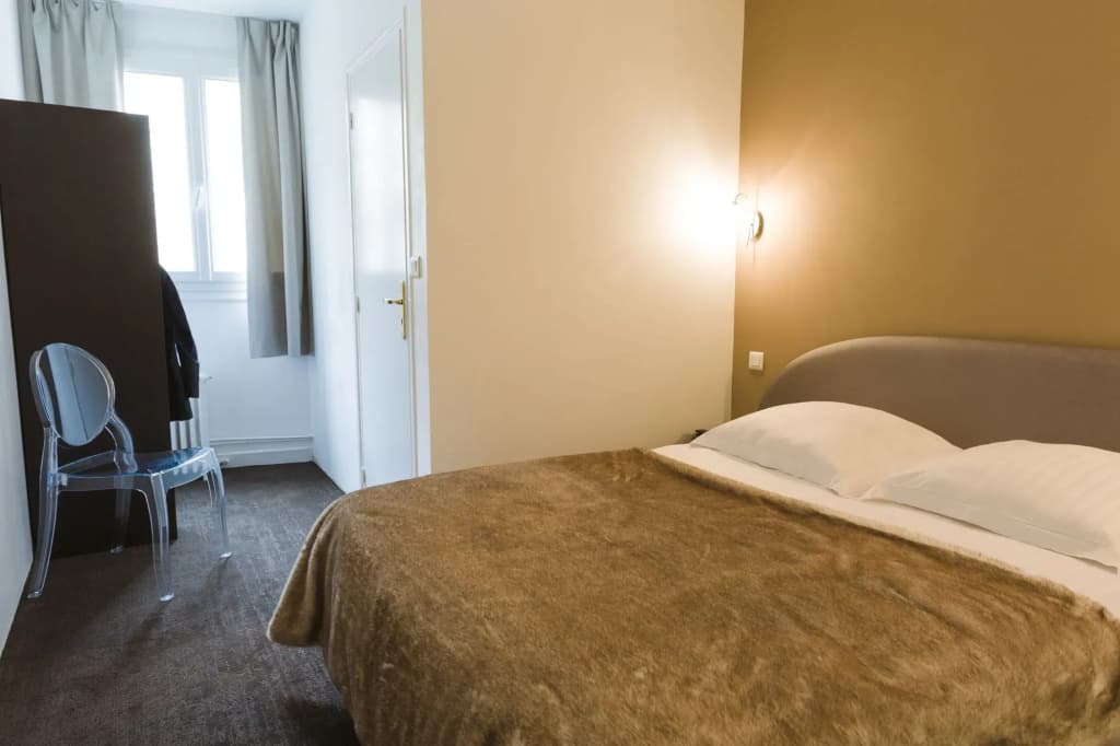 Hôtel Le Saint Louis - Photo 3