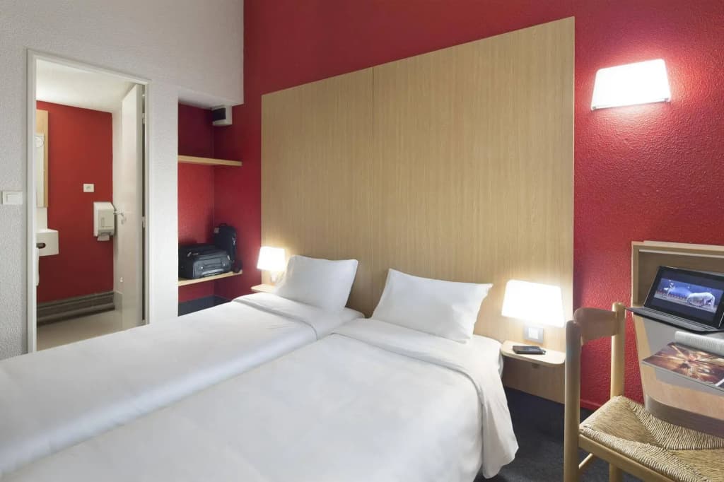 B&B HOTEL Saint-Brieuc - Miniature 4