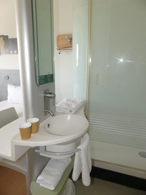 ibis budget Istres Trigance - Miniature 7