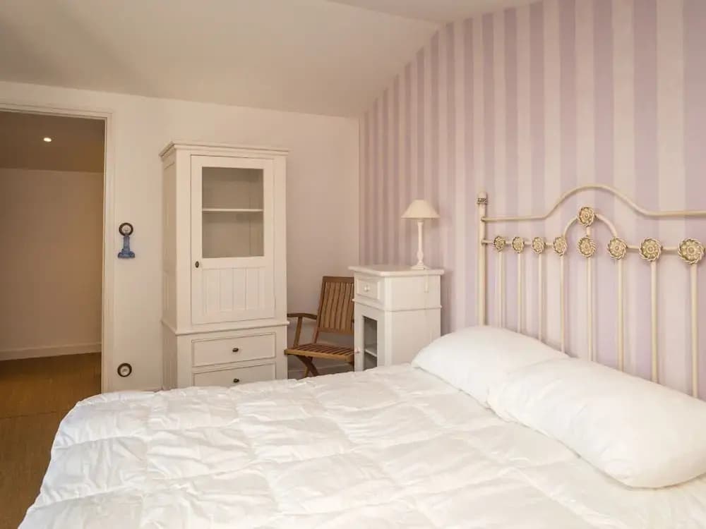 Villa Petit Sergent With Pool, Cinema - Miniature 7