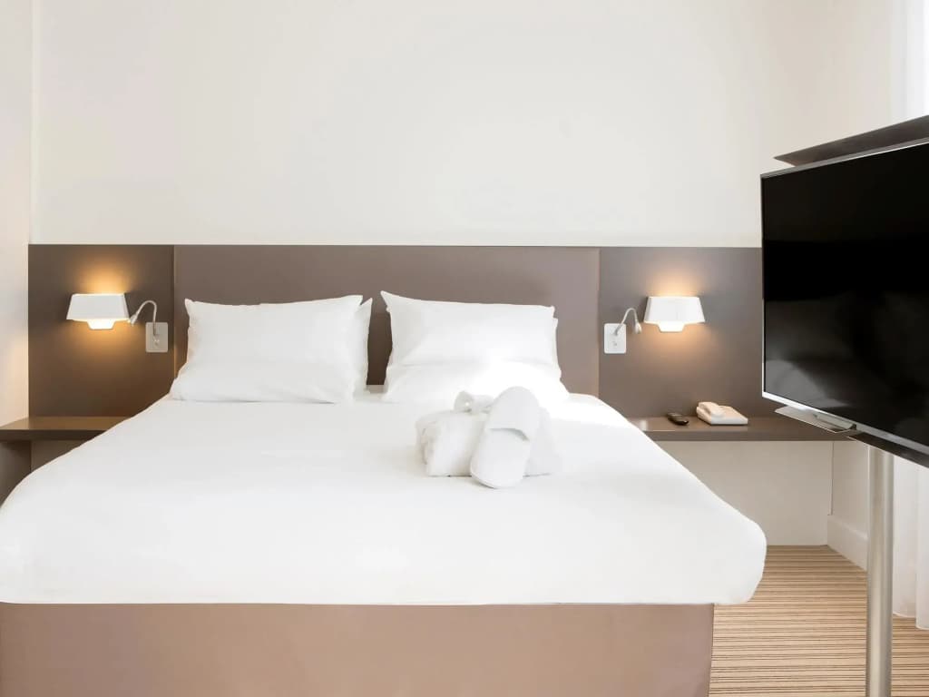 B&B HOTEL Rueil-Malmaison Gare - Photo 3