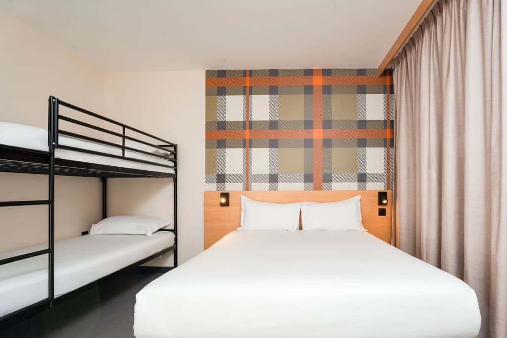 easyHotel Nice Old Town - Photo 4