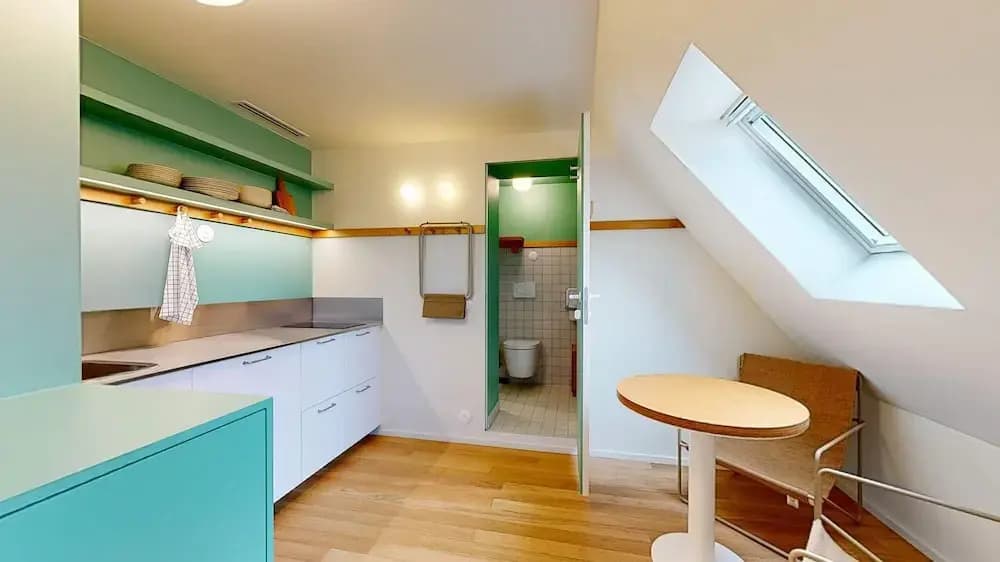 Altido Pleasant 1-bed Flat w Shared Courtyard - Miniature 6