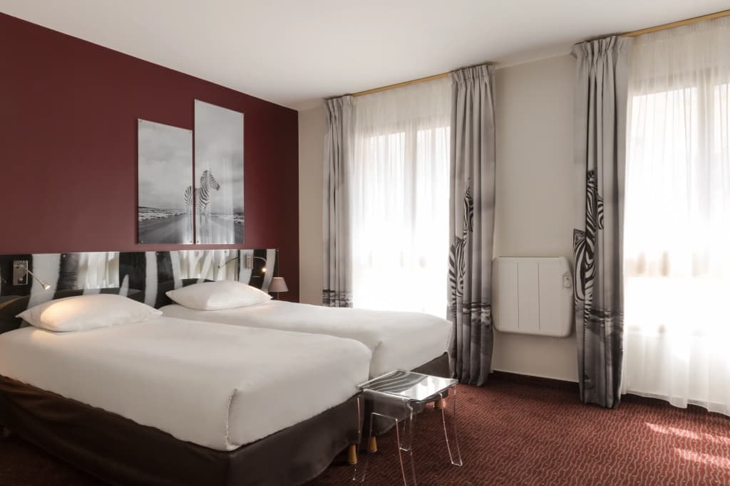 Hotel Le Cardinal Rueil Centre - Photo 3