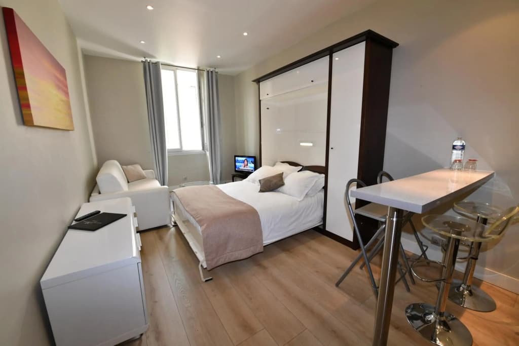 Hotel De Provence - Photo 5