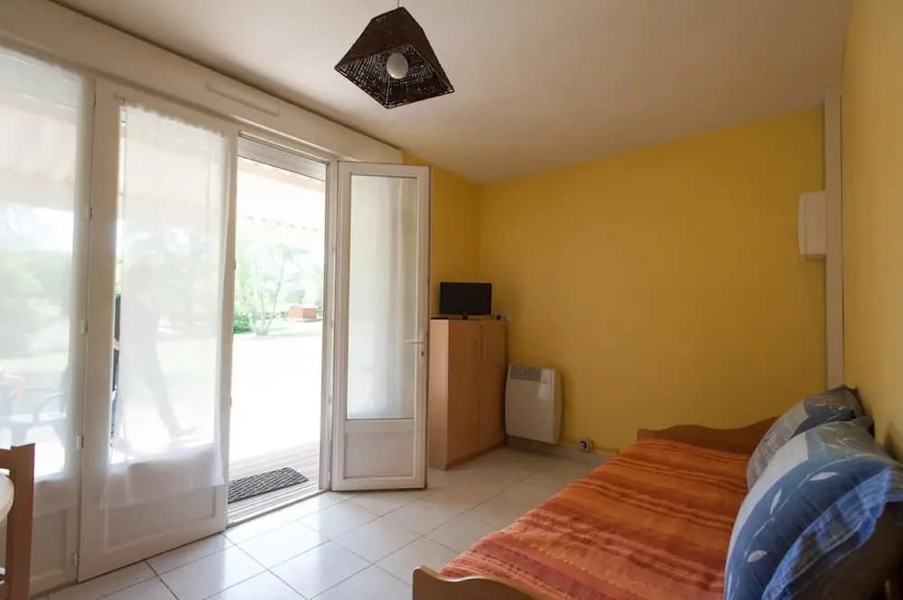 Amazing Cottage in Sauze-vaussais With Terrace - Photo 3