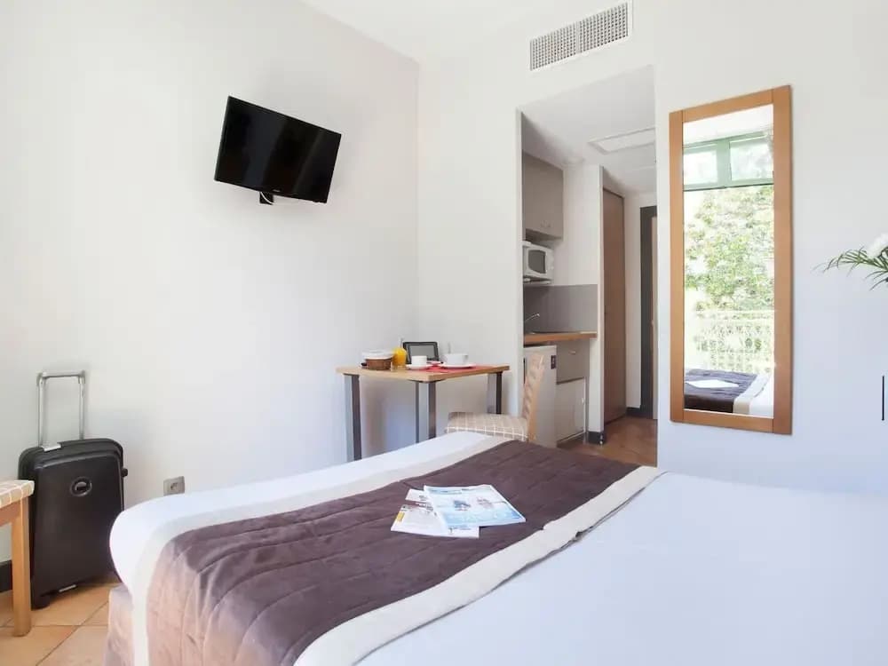 City-center Apartment - Photo 4
