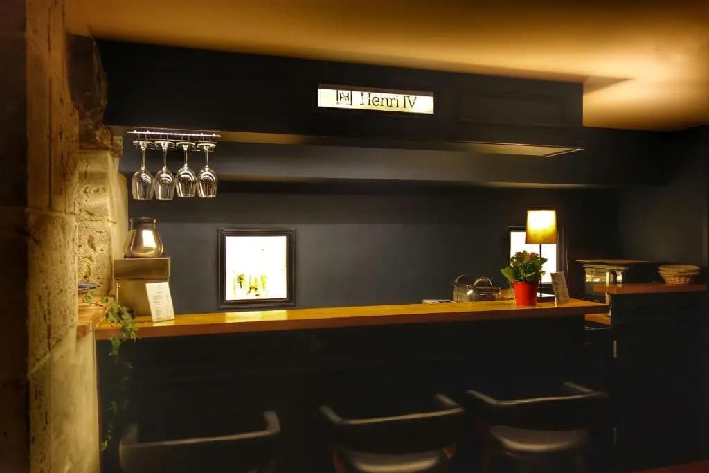 Hôtel Henri IV - Photo 2