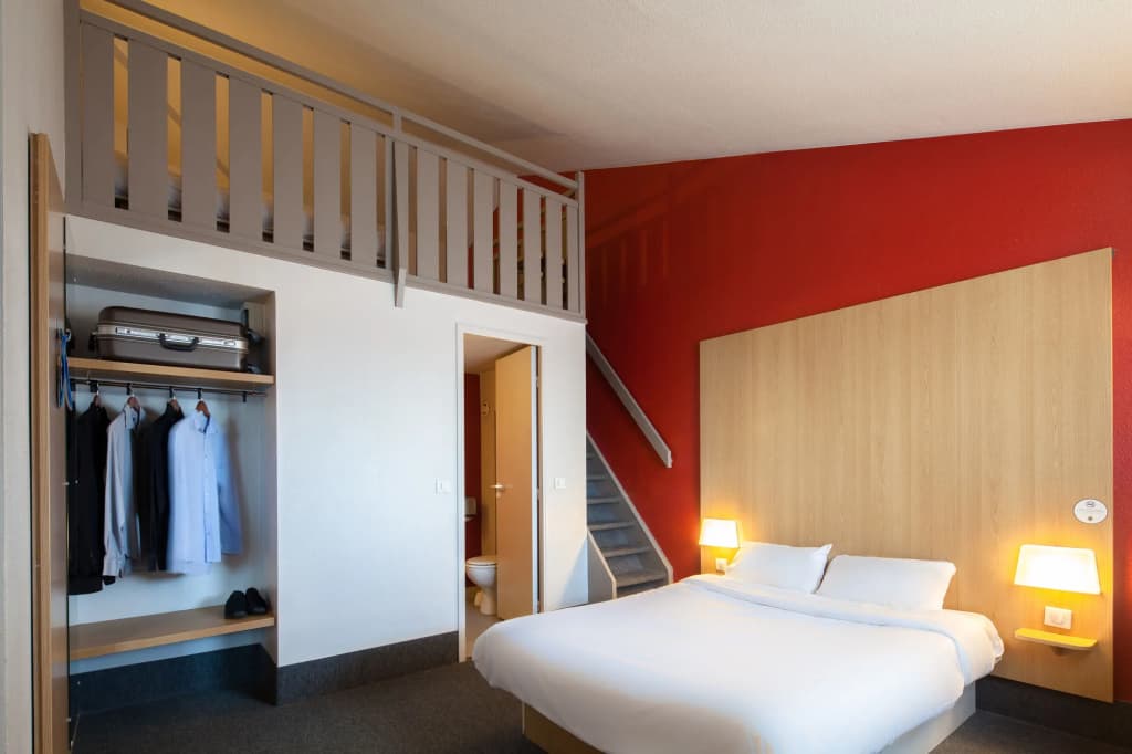 B&B HOTEL Calais Coquelles Tunnel sous la Manche - Miniature 7