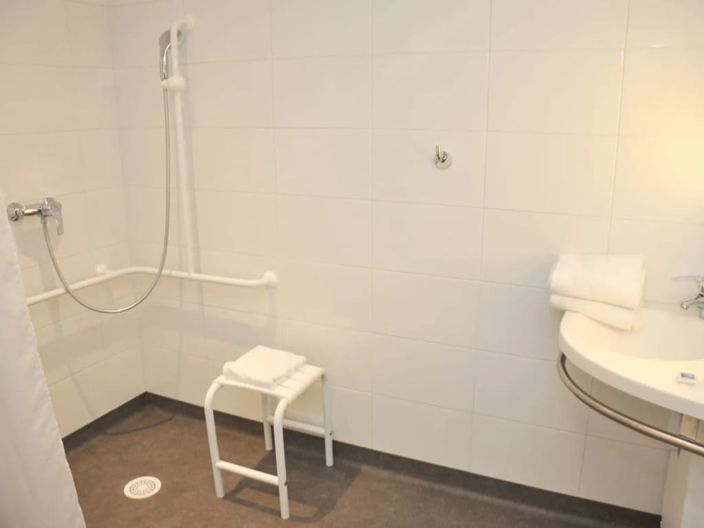 ibis budget Clermont Ferrand Sud - Miniature 7