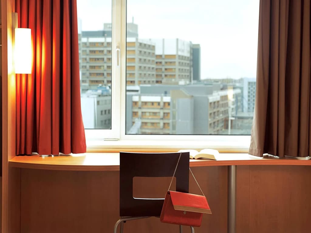 ibis Paris Porte de Bagnolet - Miniature 7