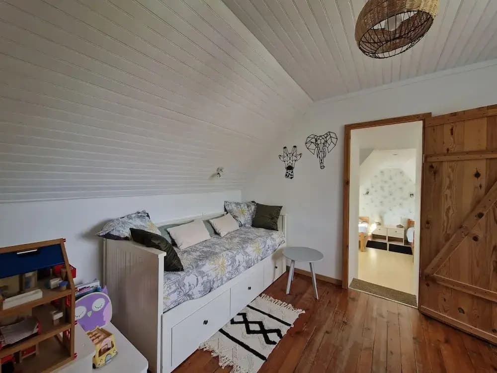 Countryside Holiday Home Near the Beach - Miniature 5
